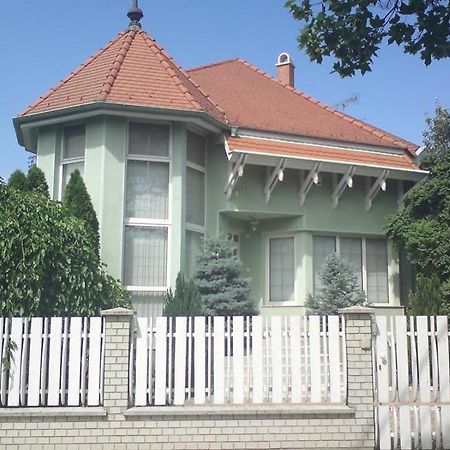 Center Apartmanhaz Hajduszoboszlo Exterior photo