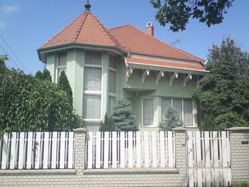Center Apartmanhaz Hajduszoboszlo Exterior photo